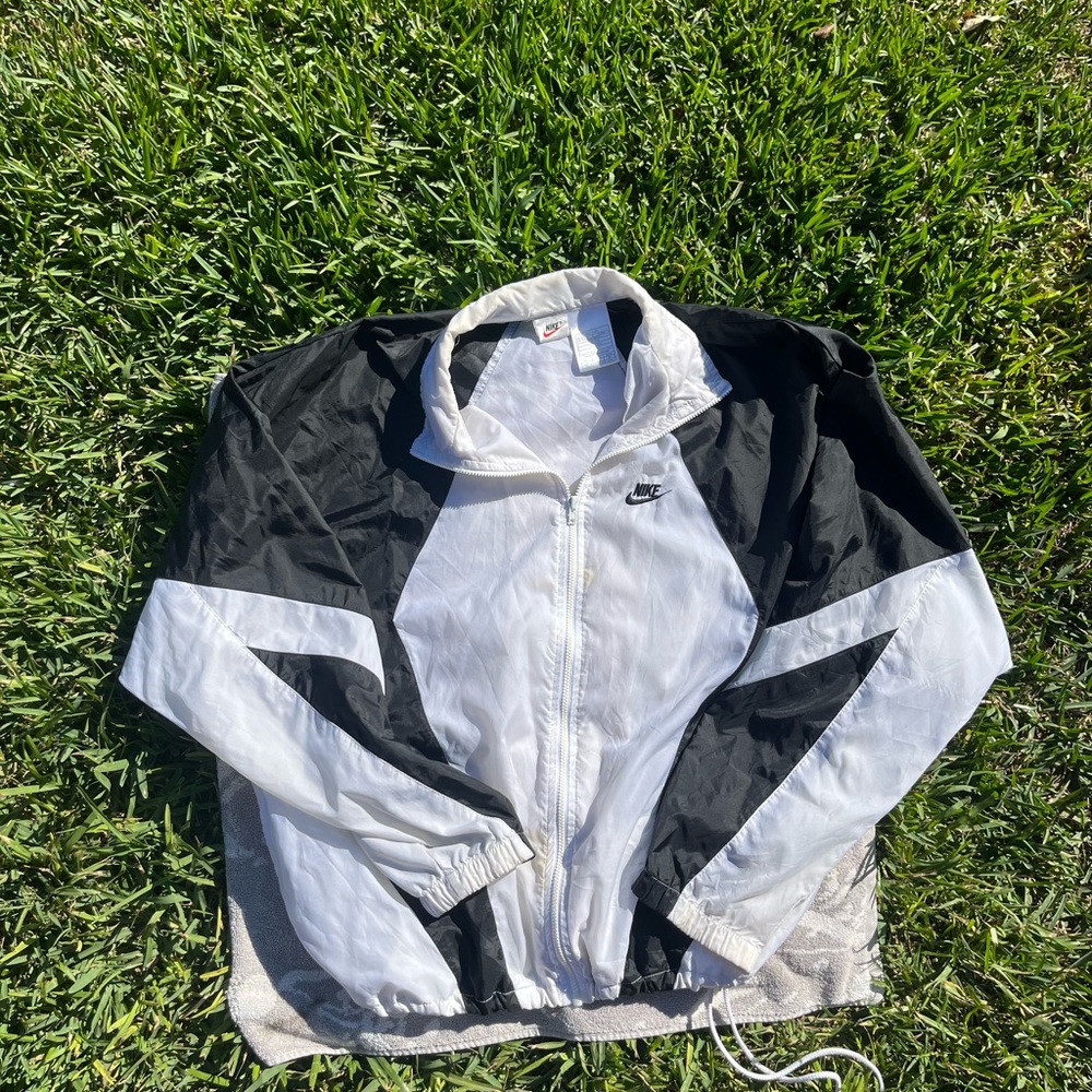 Nike Black White Vintage Windbreaker Jacket Zipup